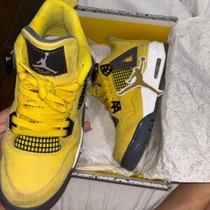 Lightning air jordan 4 7Y used